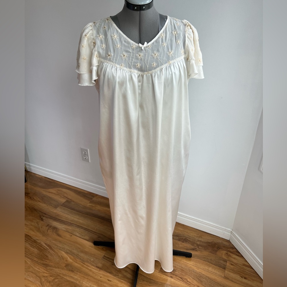 Vintage Prairie St.Michael Cream Embroidered Nightgown Victorian